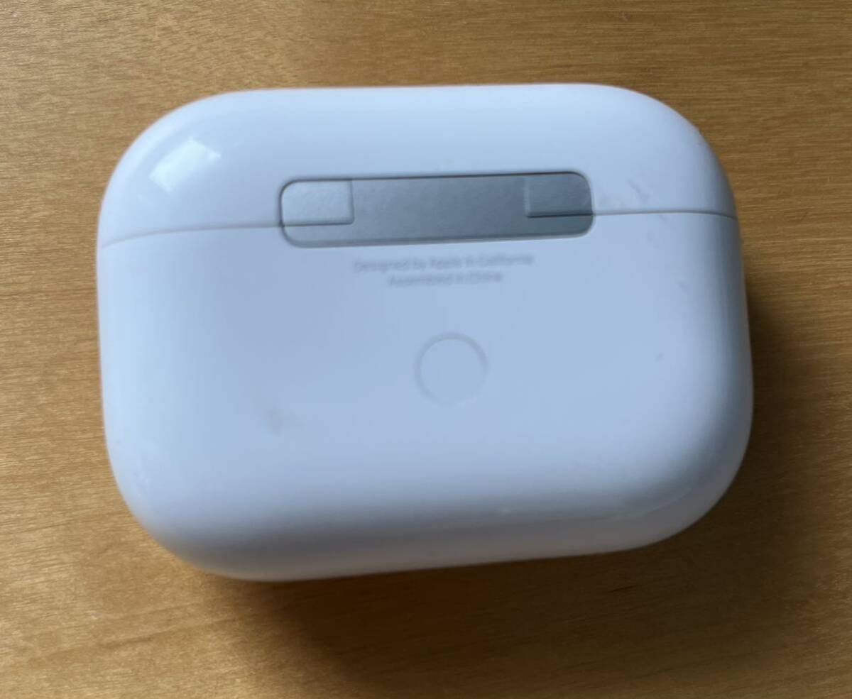 【Apple純正】AirPods Pro (A2084)ケース付き ※ジャンク：右耳使えません。の画像2