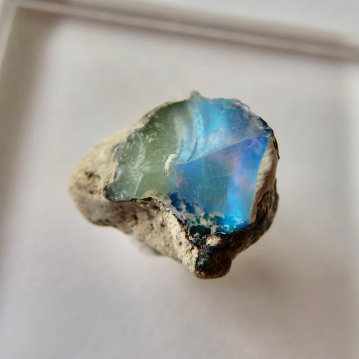 天然オパール エチオピア産 原石 鉱物標本 青遊色