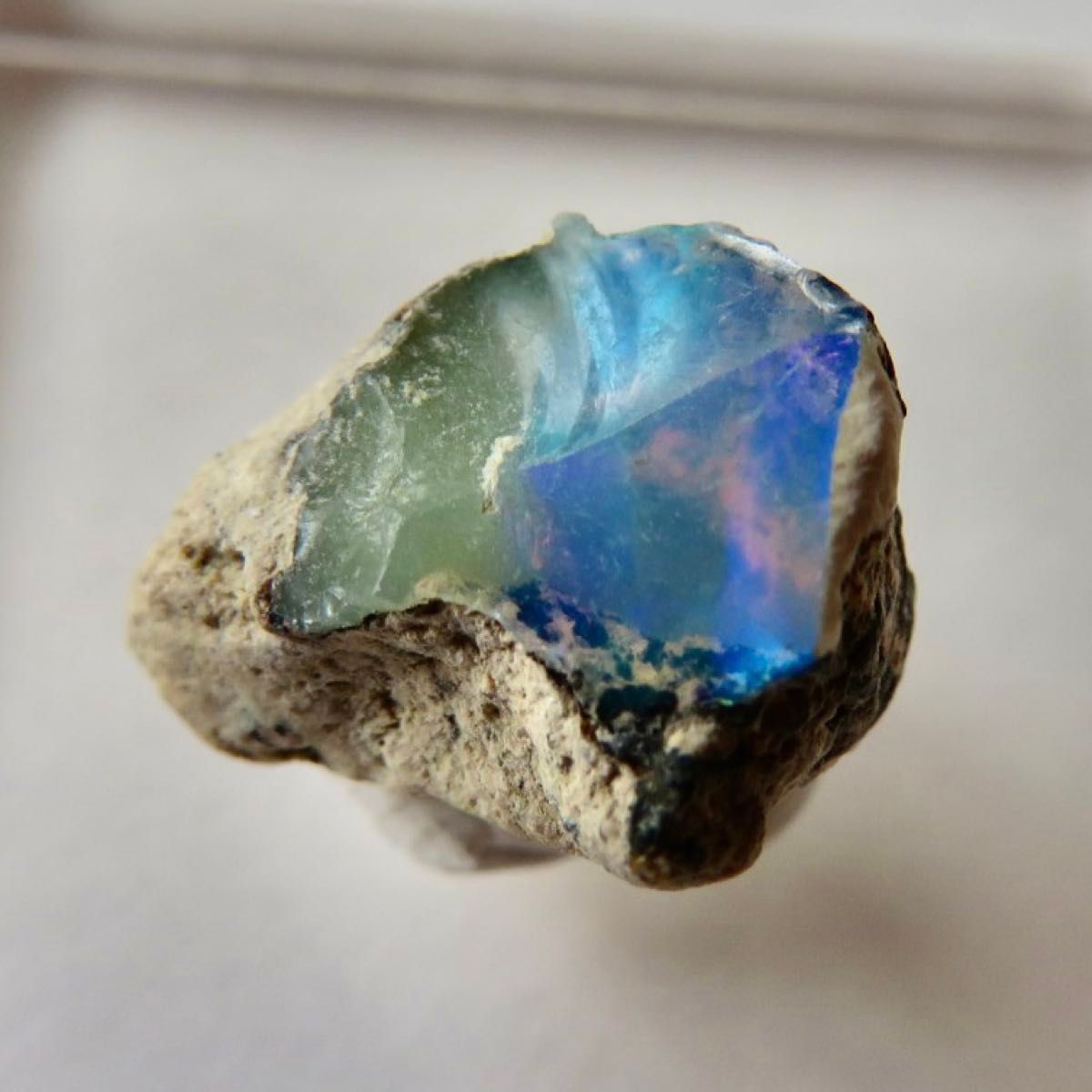 天然オパール エチオピア産 原石 鉱物標本 青遊色