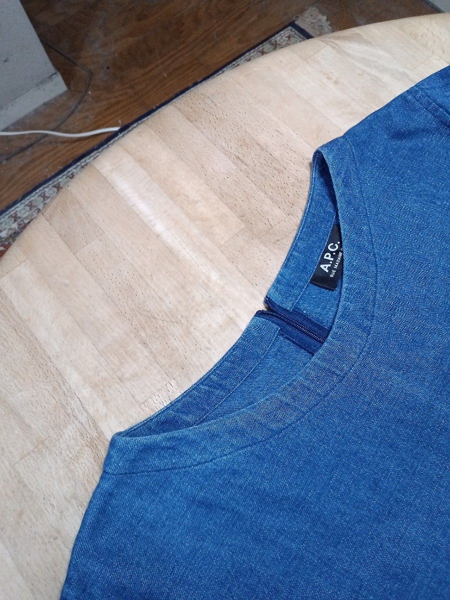 A.P.C(アーペーセー）の、藍色半袖綿布地ワンピース、海外Mサイズ、アフリカ衣装風にゆったり着るタイプ、裾プリーツ入り