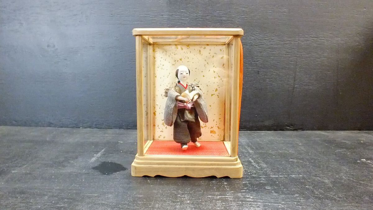 二宮金次郎 ニノキン 勉強熱心 日本人形 置物 ガラスケース付 昭和レトロ インテリア 市松人形 着物 コレクション 飾り の画像1