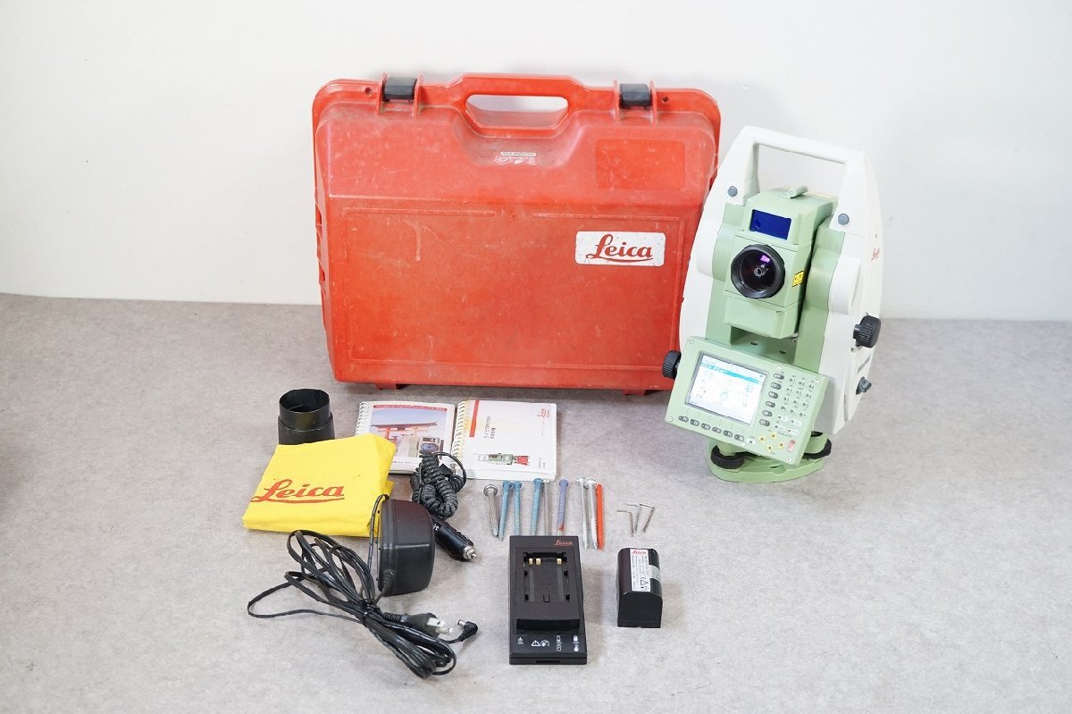 [NZ][C4235914] Leica ライカ TCRA1205 Lite トータルステーション PinPoint R1000 取扱説明書、充電器、ケース等付きの画像1
