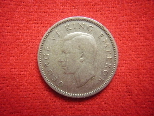 ☆世界の銀貨　SIX PENCE ( GEORGE-V- VI / ELIZABETH II ) 1936- 1939- 1958- (.500 silver) 外径約19.4㎜～ 量目約2.78g～　中古並品～_画像5