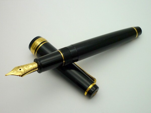 1000円スタート 万年筆 SAILOR セーラー FOUNDED 1911 ペン先 14K 585 H-B刻印有 ブラック×ゴールド 長さ約12.3cm 文房具 筆記用具 3 Z714の画像1