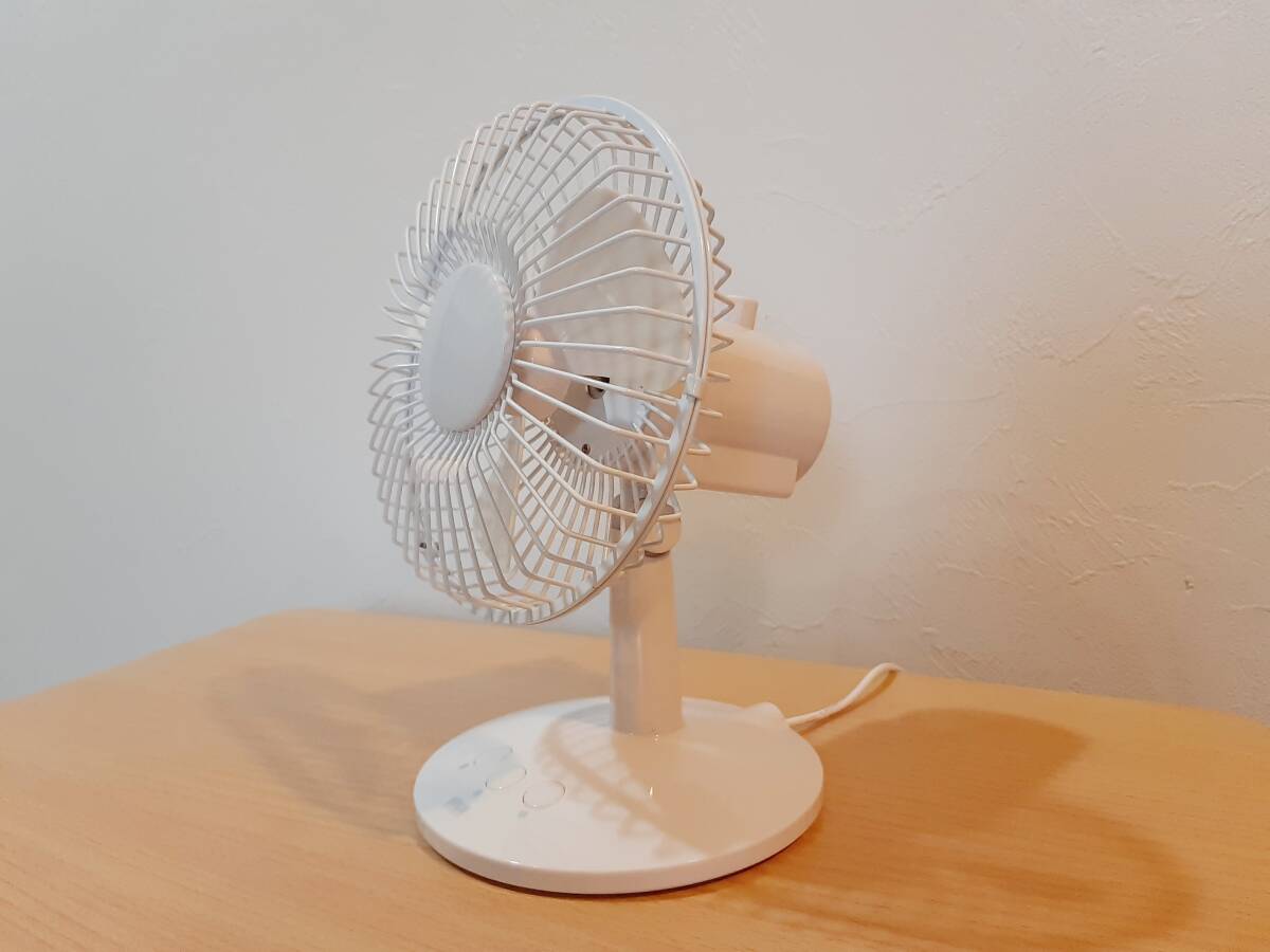 サンワサプライ USB FAN 卓上 首ふり扇風機 USB-TOY56Wの画像1