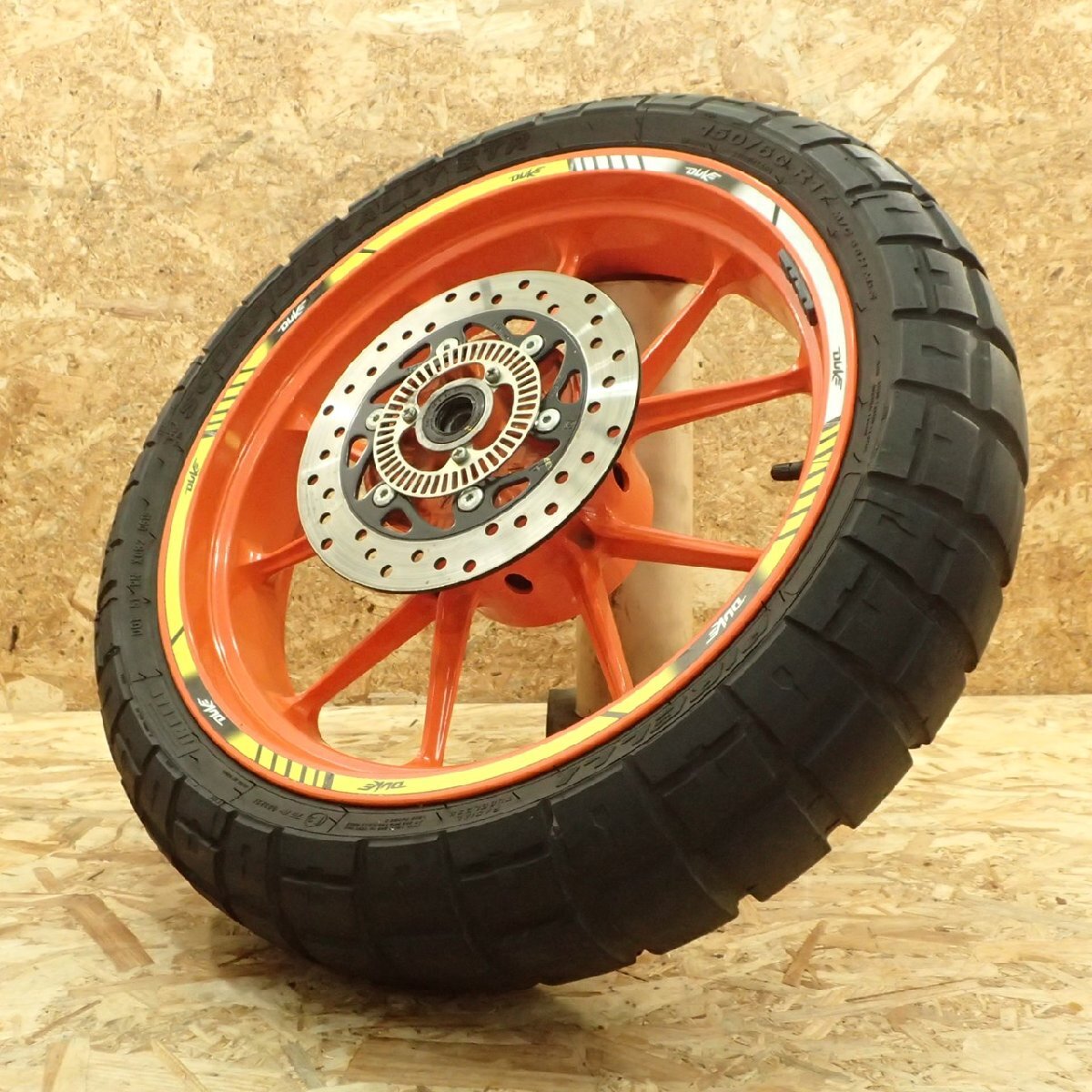 [ postage L size ]KTM VBKJPJ406LC263*** 390DUKE rear wheel 17×4.00 exclusive use animation equipped inspection.( 125 250 2020 year 20244 19.190