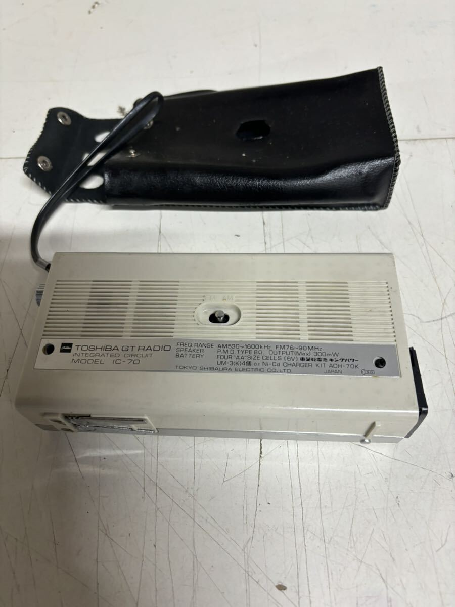 TOSHIBA ラジオ IC-70 動作品 送料無料 トランジスタラジオの画像3