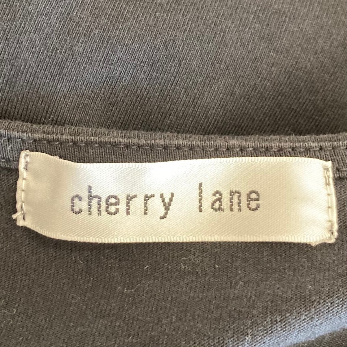 【cherry lane】エンボス刺繍七分袖切替トップス