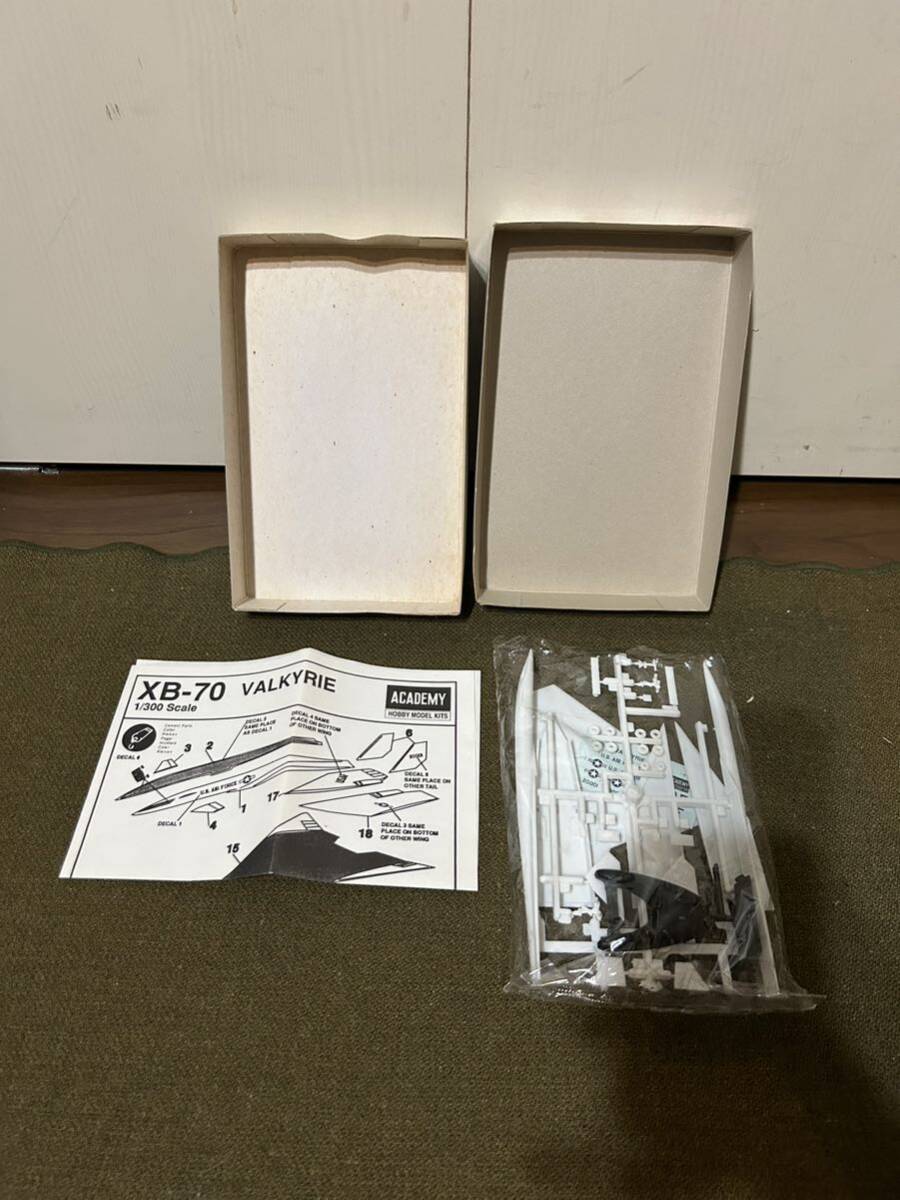 [1/300] red temi- the US armed forces XB-70 Val drill - unused goods plastic model 