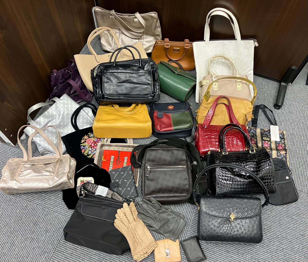 ◆バッグ おまとめ ハンドバッグ ショルダーバッグ トートバッグ 財布 など/ゲラルディーニ/GUCCI/ロンシャン/レザー 現状品 ◆の画像1