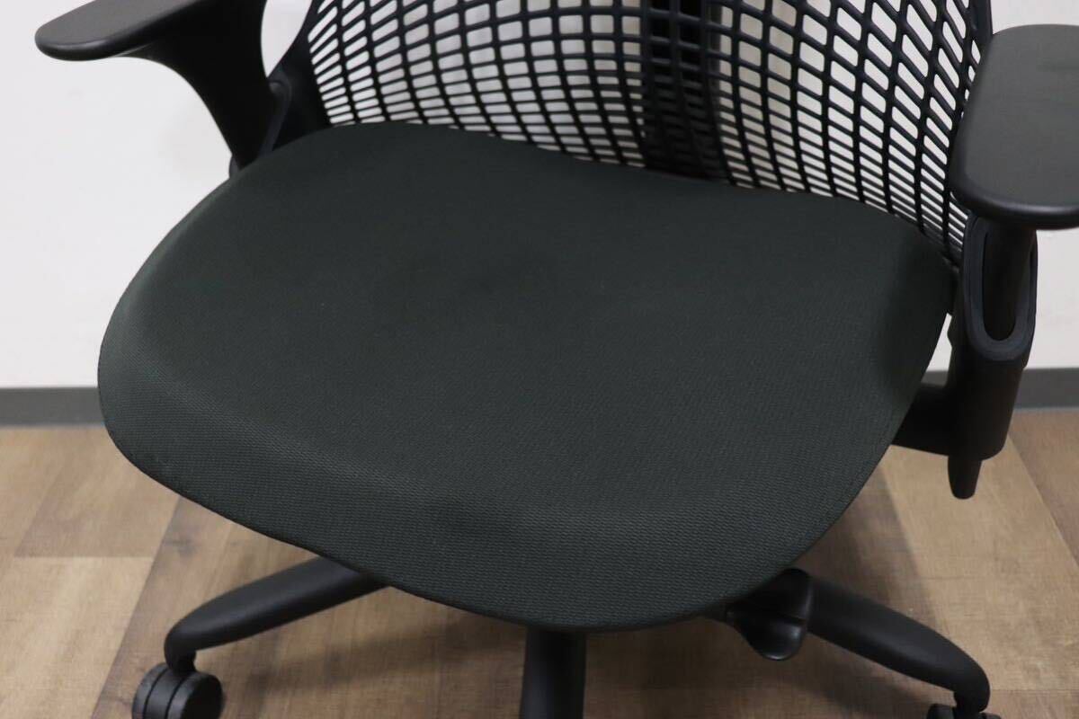 GMHK27○Herman Miller / ハーマンミラー セイルチェア デスクチェア オフィスチェア ワークチェア ブラック 書斎椅子 定価約11.8万_画像3