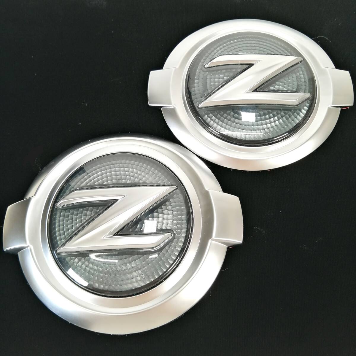 370Z エンブレム 日産 海外 仕様 Z34 Z33 Z32 フェアレディ Z NISSAN PARTS パーツ US 北米 欧州 部品 純正 輸出 EMBLEM FAIRLADY 370Z エンブレム 日産 海外 仕様 Z34 Z33 Z32 フェアレディ Z NISSAN PARTS パーツ US 北米 欧州 部品 純正 輸出 EMBLEM FAIRLADY