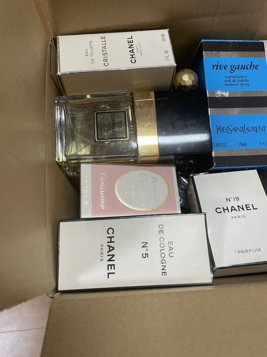 数十点以上 5.6kg まとめて 大量 箱付有 ブランド 香水 シャネル ディオール ジバンシー クロエ イヴサンローラン CHANEL DIOR他の画像4