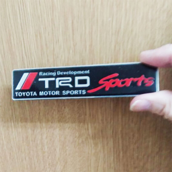 TRD Sports　 (TRD スポーツ）　アルミニウムステッカー　1枚_画像2