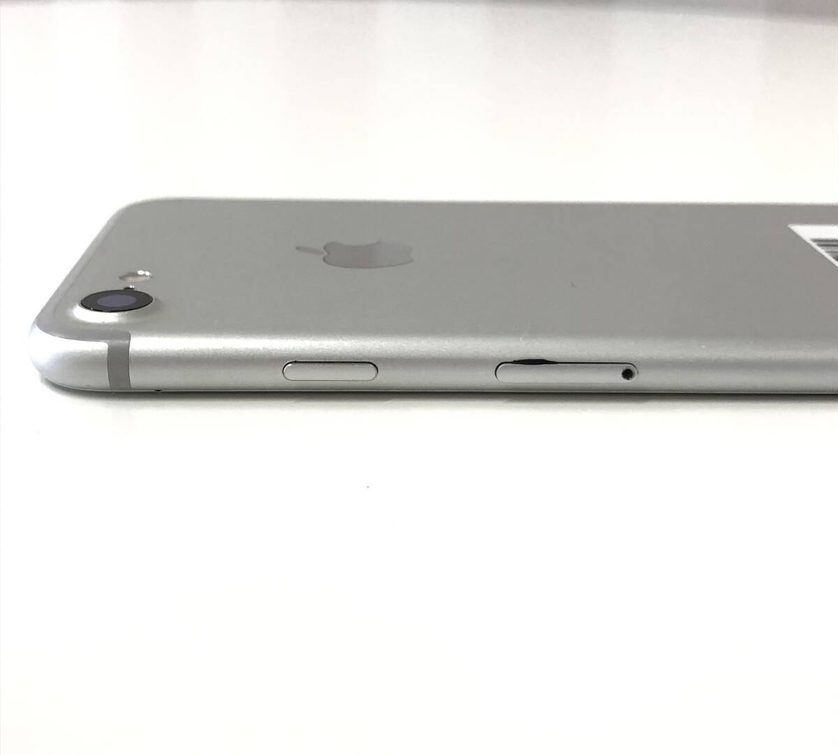 #岩 Apple アップル iPhone7 32GB シルバー MNCF2J/A SIMロック解除済み 〇判定 本体のみ_画像9