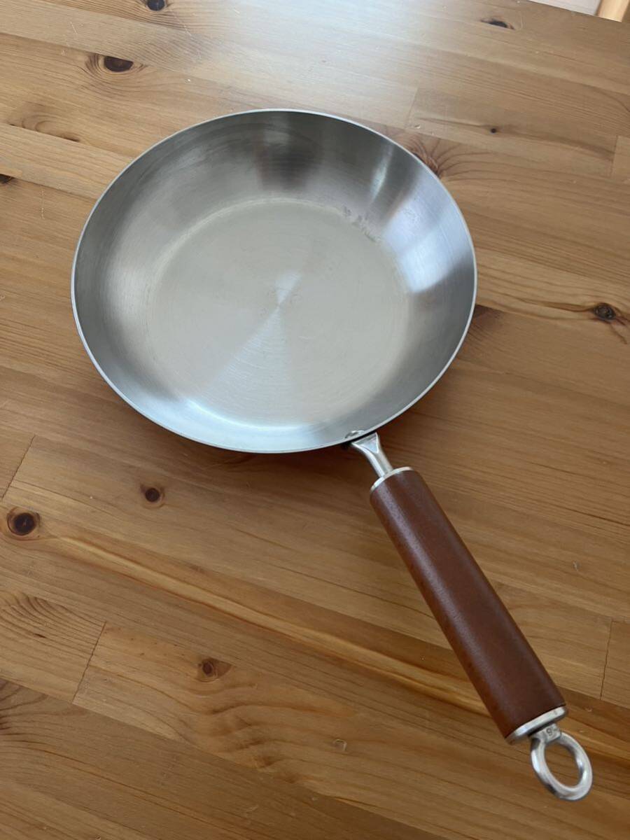  Koo bell. stainless steel fry pan ( red )