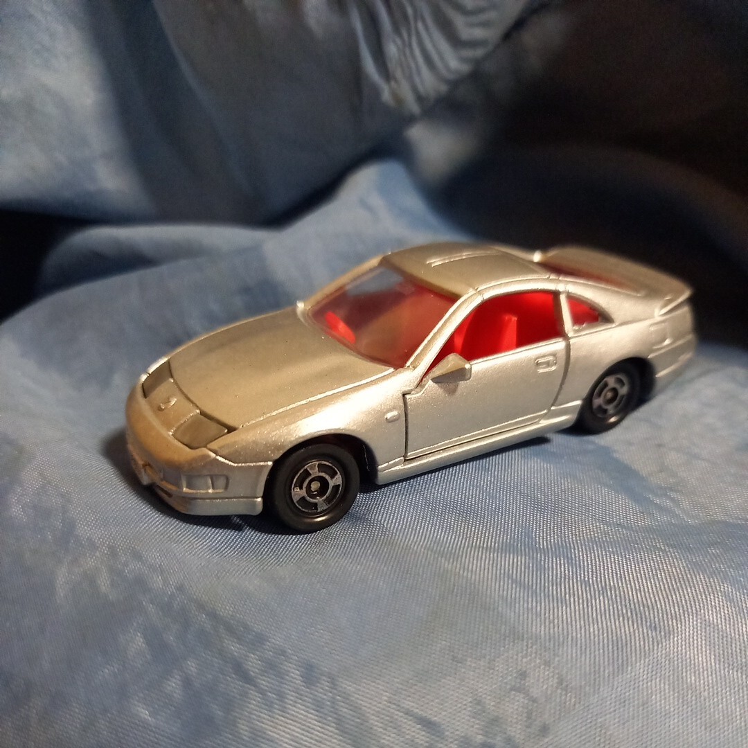 トミカ ニッサン フェアレディZ 300ZX メタルシルバー 赤シート トミカ ニッサン フェアレディZ 300ZX メタルシルバー 赤シート