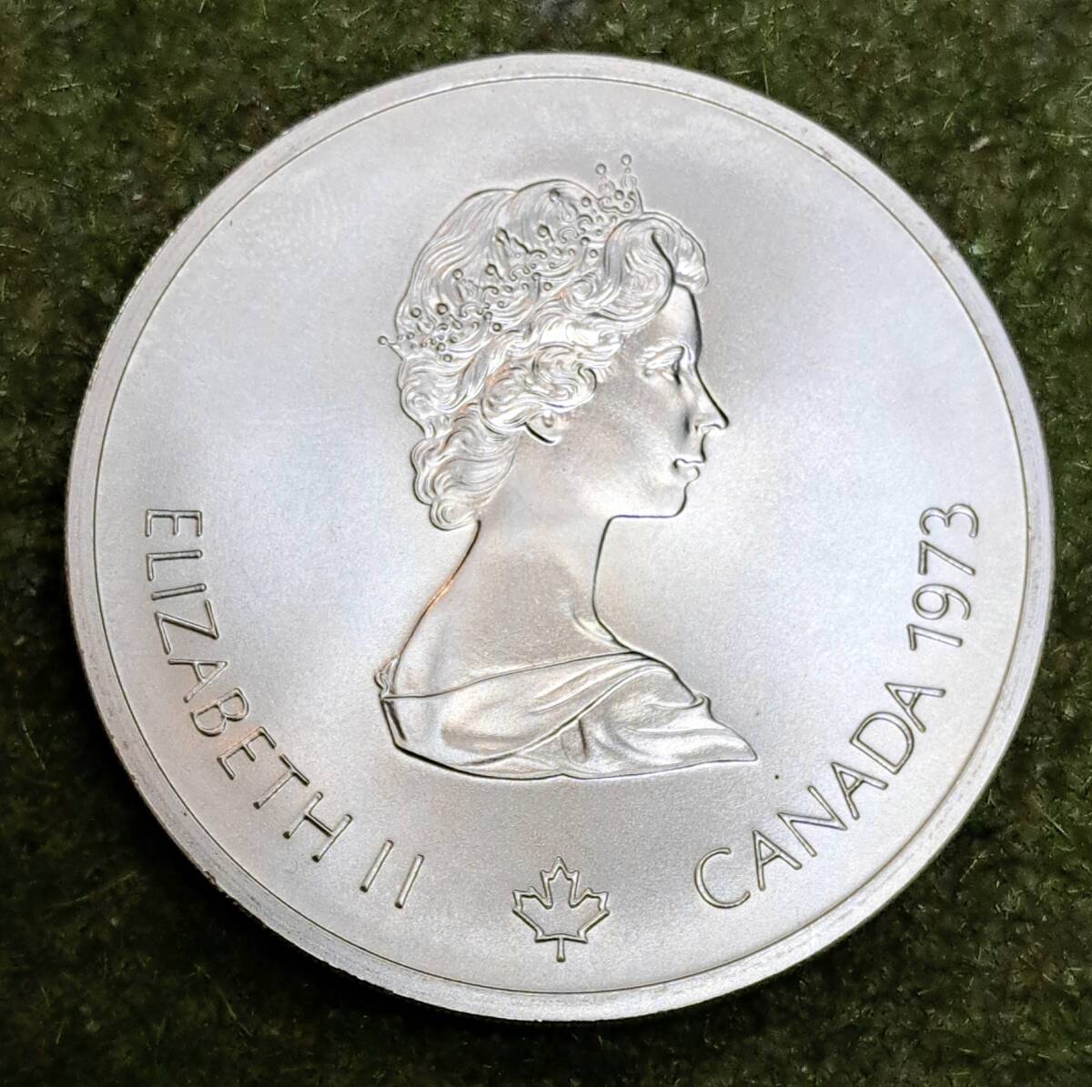 【海外銀貨・記念銀貨】　1973年　カナダ　モントリオールオリンピック銀貨　10ドル銀貨　エリザベス2世_画像1
