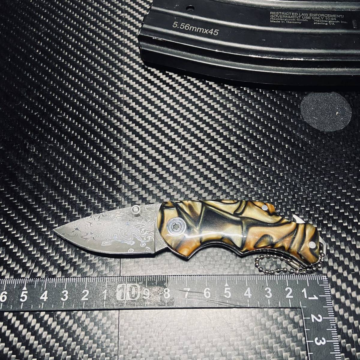 超高品質 アウトドア 折りたたみナイフ ダマスカス鋼刃 サバイバルナイフ 82g 野外 ハイキング の画像9