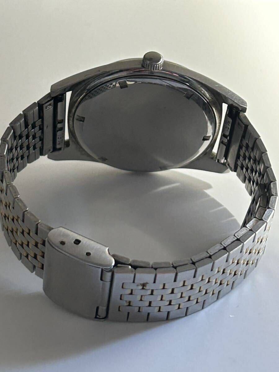 ZENITH ゼニス 手巻き ヴィンテージ アンティーク ウォッチ デイト シルバー文字盤 メンズ腕時計 不動 ジャンク品 の画像4