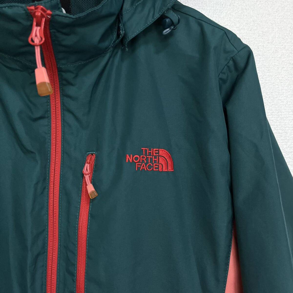 美品人気 ノースフェイス マウンテンパーカー レディースXXL フード着脱可 THE NORTH FACE ナイロンジャケット ロゴ刺繍 マウンテンライト_画像5