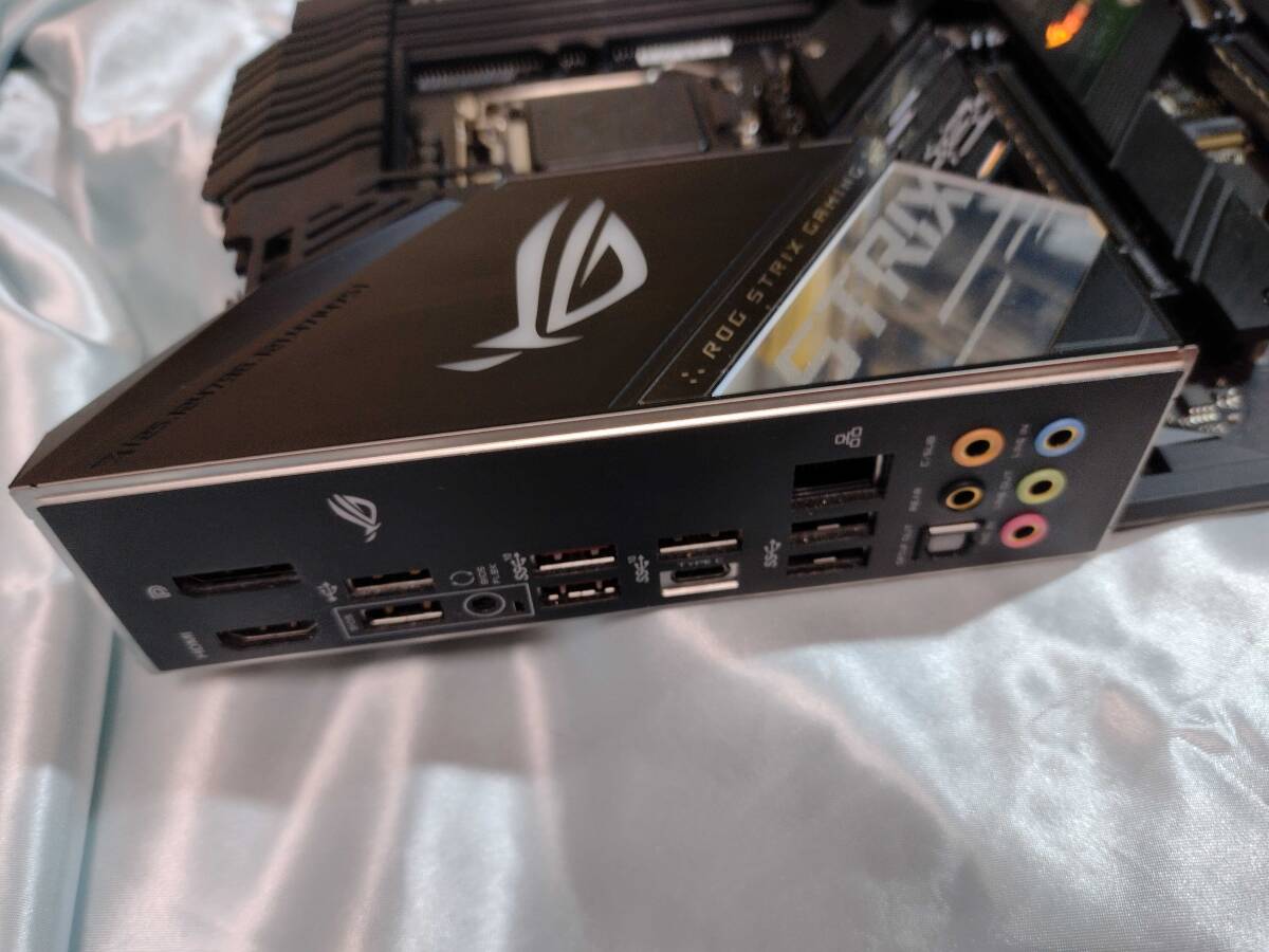 中古動作美品：ASUS ROG STRIX Z490-F GAMINGの画像4