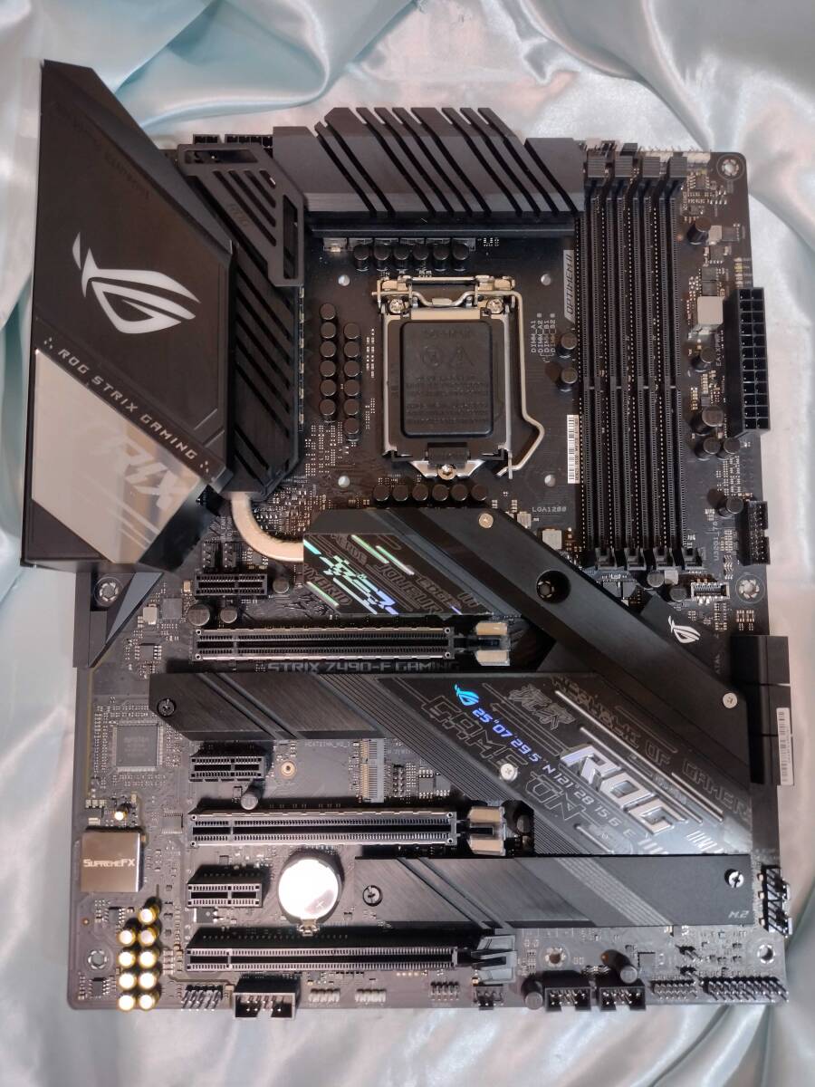 中古動作美品：ASUS ROG STRIX Z490-F GAMINGの画像2