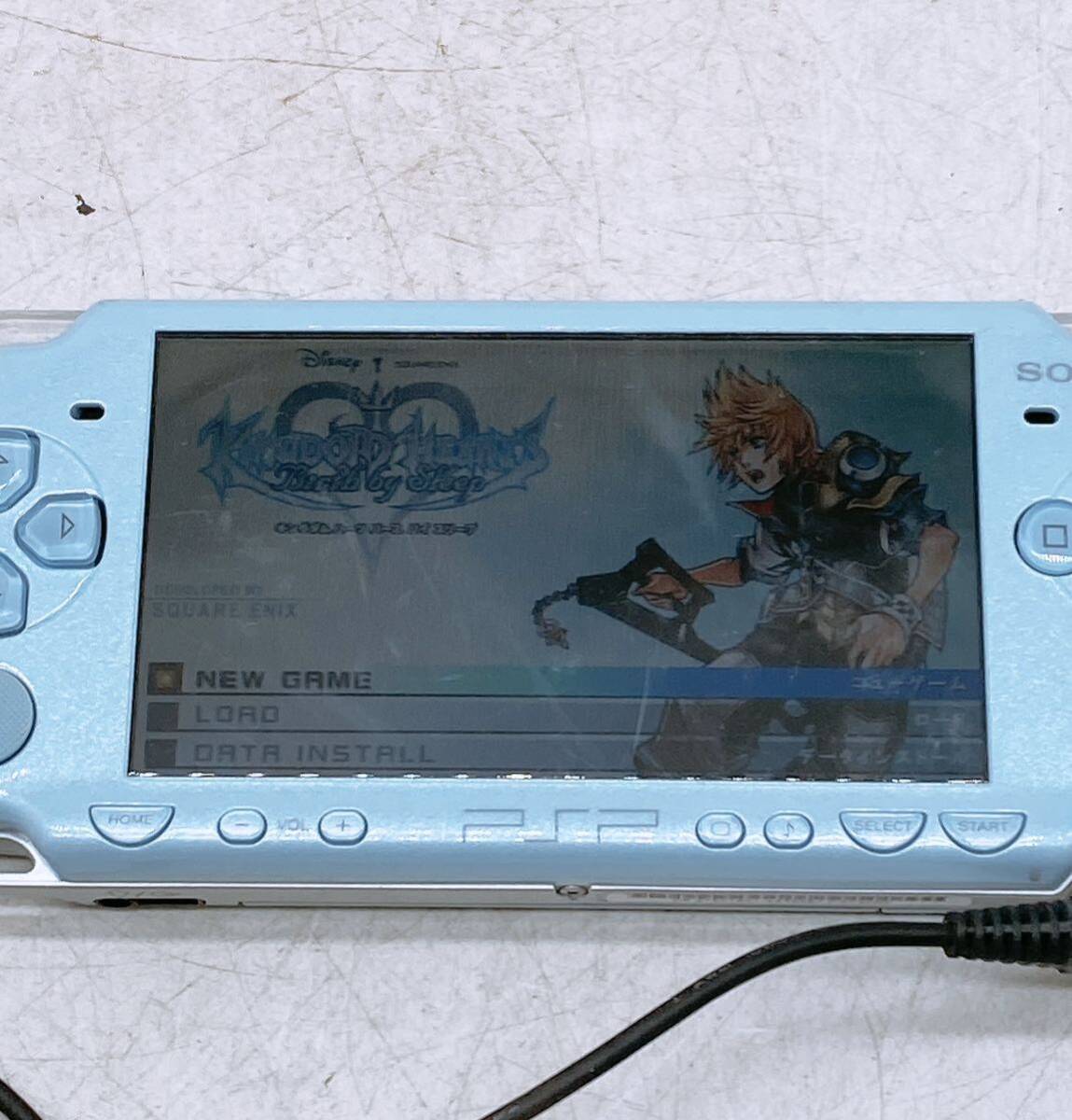 SONY ソニー PSP ソフト 3点付 PSP-2000 本体 プレイステーションポータブル 充電器付 通電確認OK キングダムハーツ アマガミ 水色の画像5