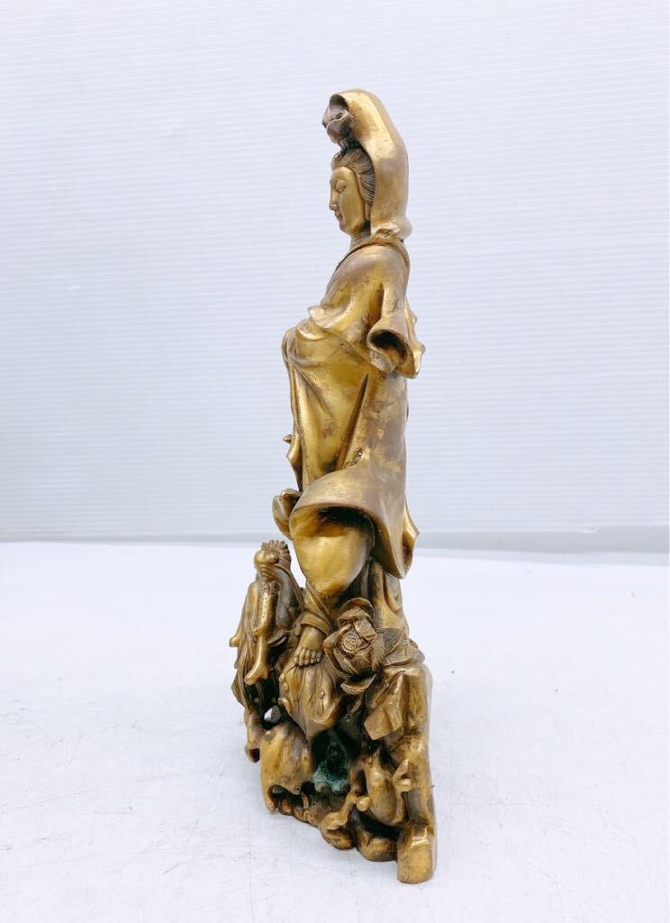仏像 龍上 観音像 高さ約24cm 重さ約1.8kg 彫刻 観音菩薩 仏教美術 サビ有 置物 古美術 骨董 精密細工 観音様 コレクション ドラゴンの画像2