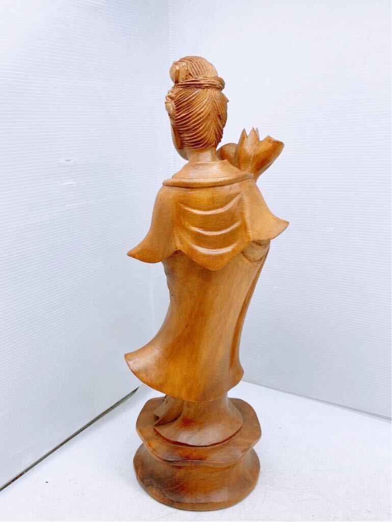 観音菩薩立像 重さ約1kg 高さ約42.5cm 細密彫 木製 仏像 骨董 置物 飾物 仏教美術 伝統工芸品 蓮花 オブジェ 繊細彫刻 コレクション 観音様の画像3