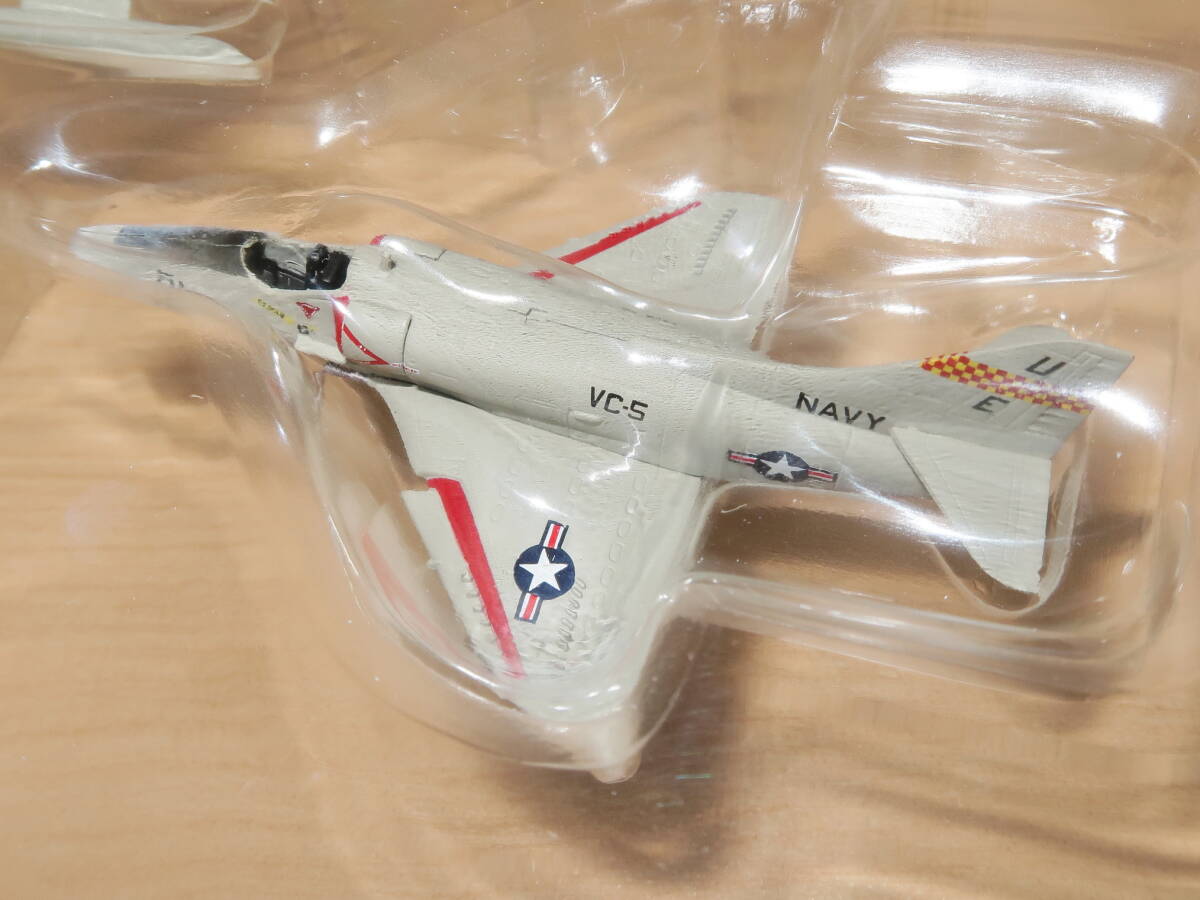 1/144 A-4E スカイホーク VC-5 チェッカーテイル 1982年 MAS1 冷戦時代の翼シリーズ カフェレオの画像5