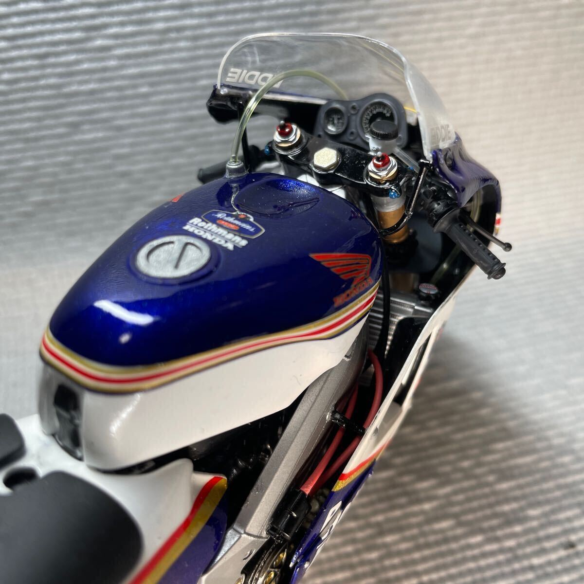 ハセガワ1:12 オートバイシリーズ BK-4 Honda NSR500 “1989 WGP500 CHAMPION” No.1 エディローソン プラモデル 完成品_画像8