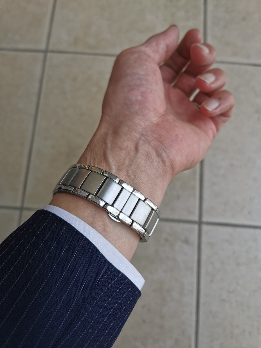 アルマーニのメンズ腕時計 汎用ベルトの画像4