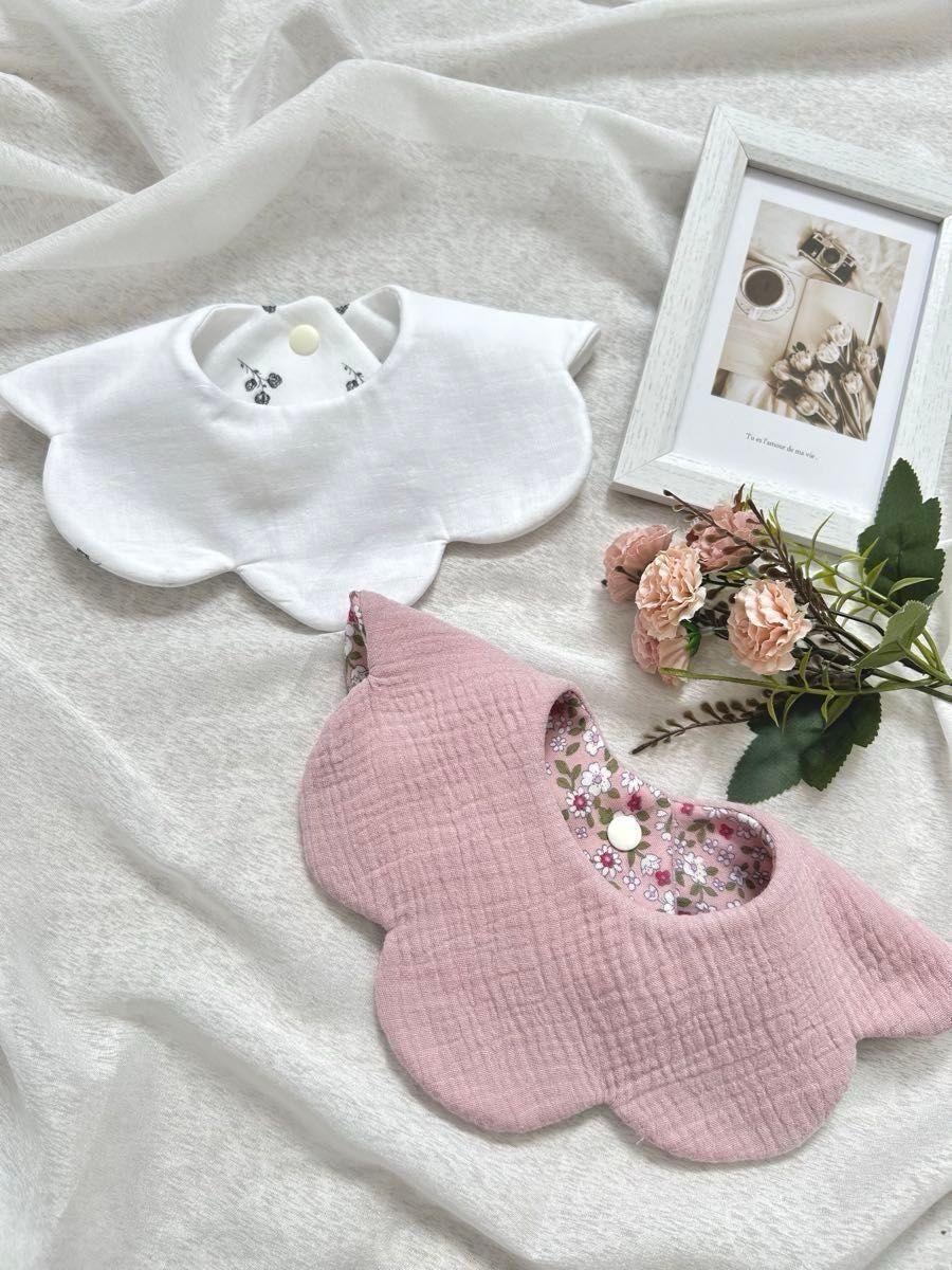 ハンドメイド もくもく花びらスタイ 絞まる