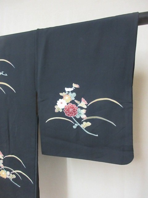 1円 良品 正絹 羽織 和装コート 縮緬 黒 紋なし 金駒刺繍 菊 芝草 草花 花柄 高級 袷 身丈76cm 裄64cm【夢職】★★★