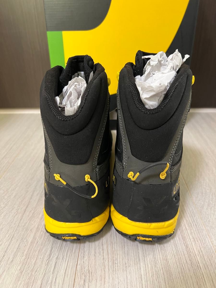 新品 スポルティバ トラバース TX5 GTX LA SPORTIVA 44 27.9cm カーボン/イエロー