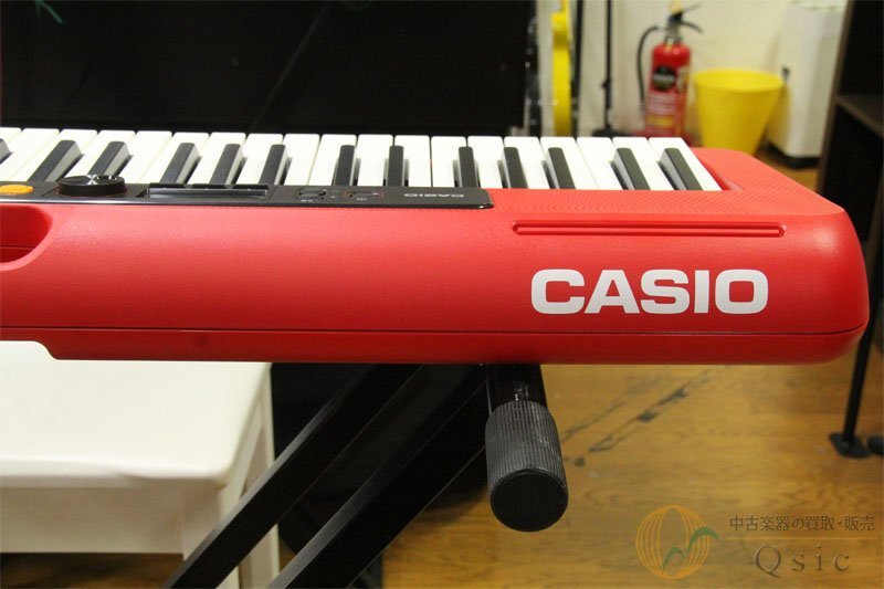 [超美品] CASIO CT-S200RD 約3.3kgという軽さ/練習にピッタリの多機能キーボード [PK789]の画像8