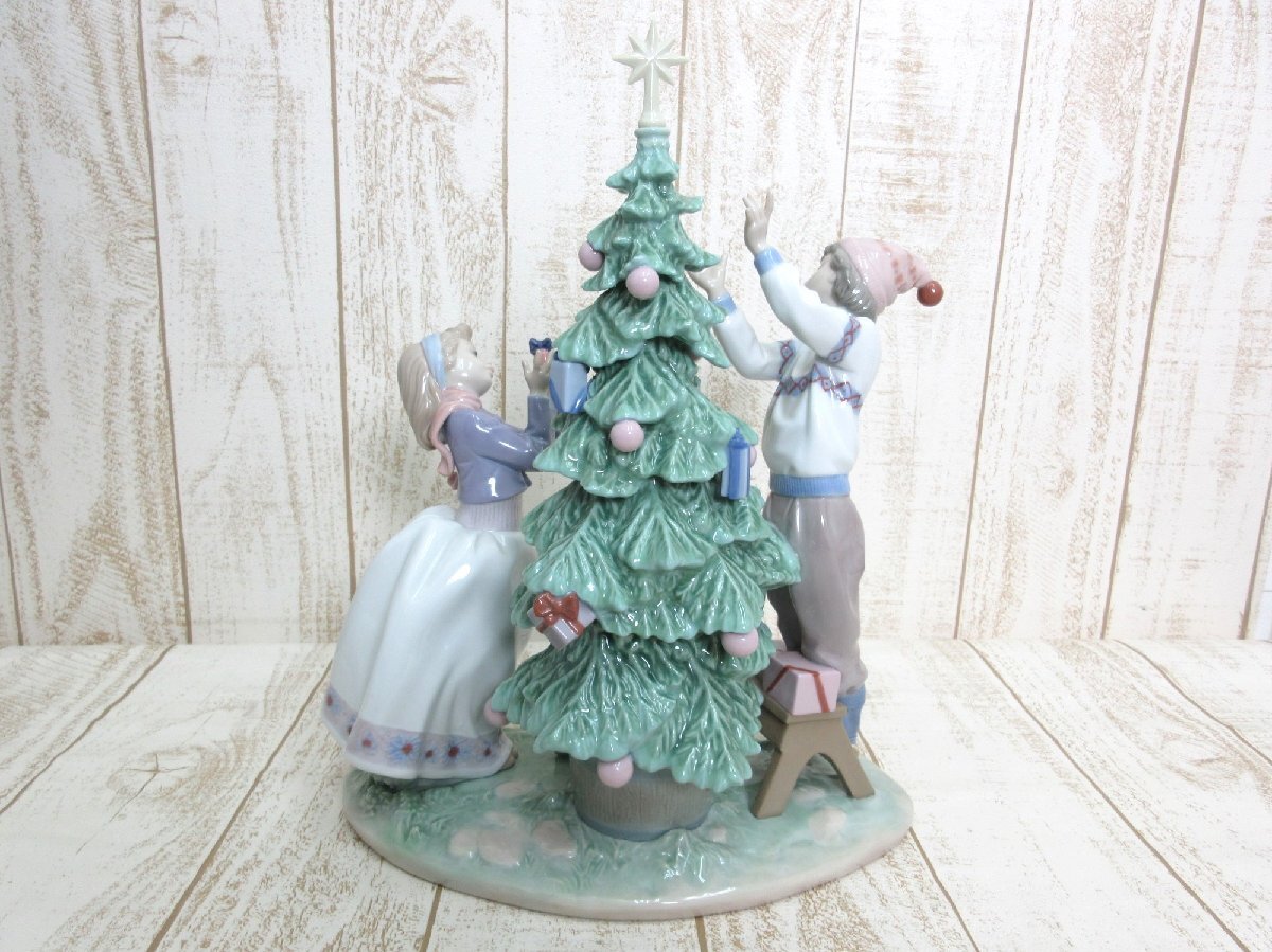 リヤドロ 5897 ツリーを飾ろう クリスマス 少年 少女 LLADRO 陶器人形 置物 スペイン製 中古/USEDの画像2
