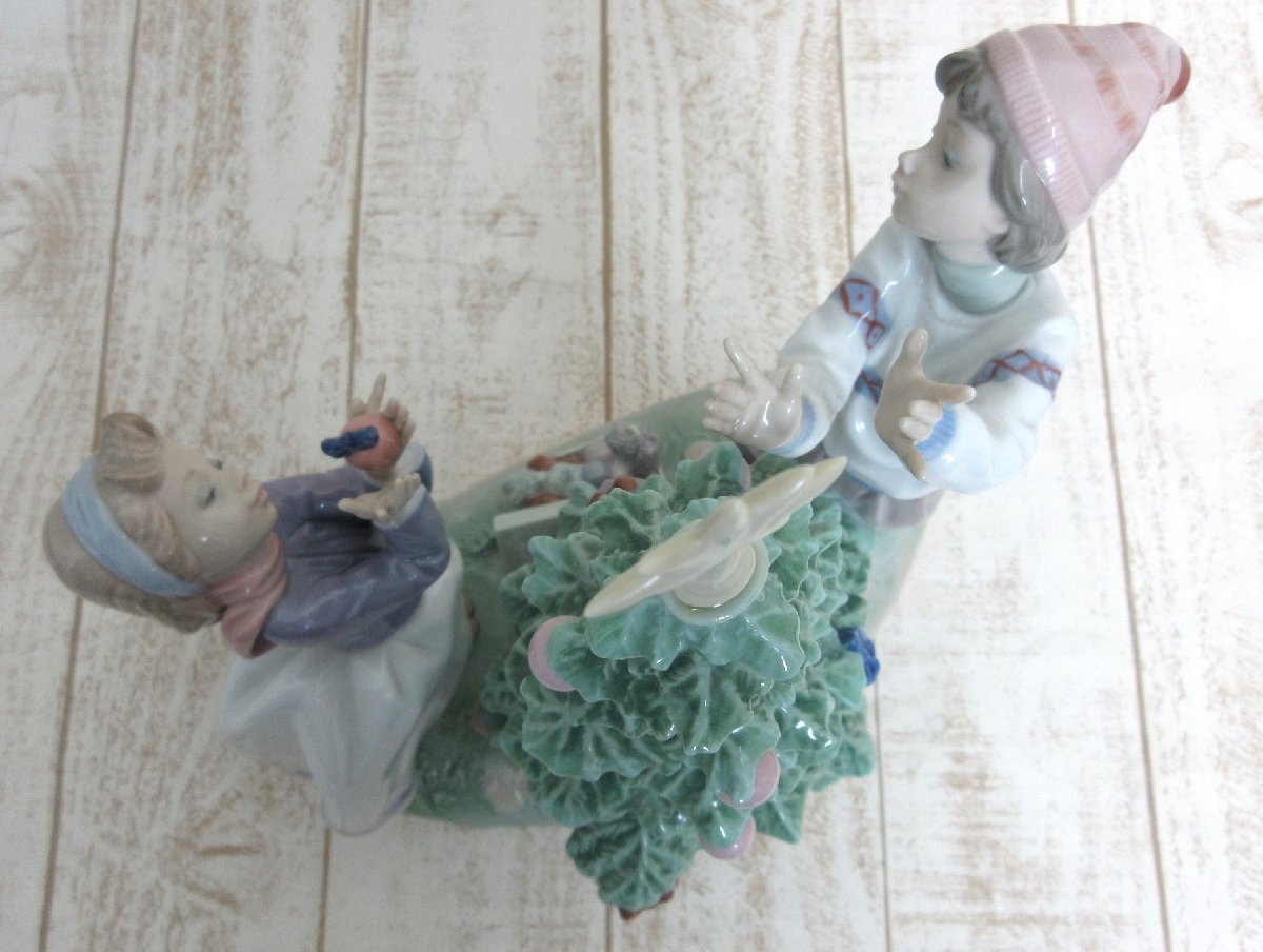 リヤドロ 5897 ツリーを飾ろう クリスマス 少年 少女 LLADRO 陶器人形 置物 スペイン製 中古/USEDの画像5