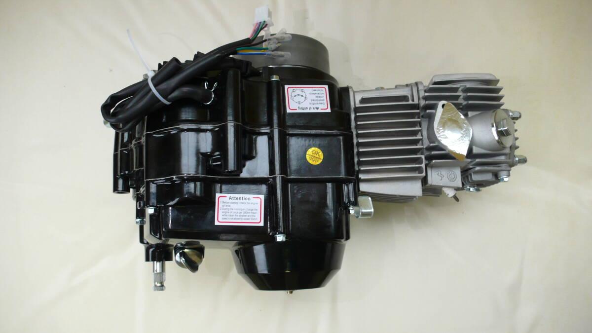 新品未使用　110cc遠心クラッチエンジン（黒色）　カブ　モンキー　ゴリラDAX　シャリー　ATV　修理交換用１２V　附属品あり　キック起動_画像5