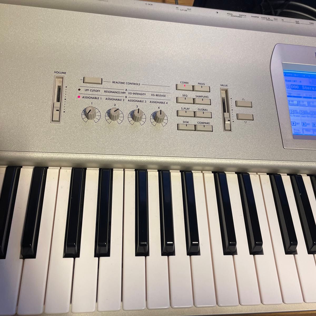 KORG TRITON STUDIO V2 76鍵