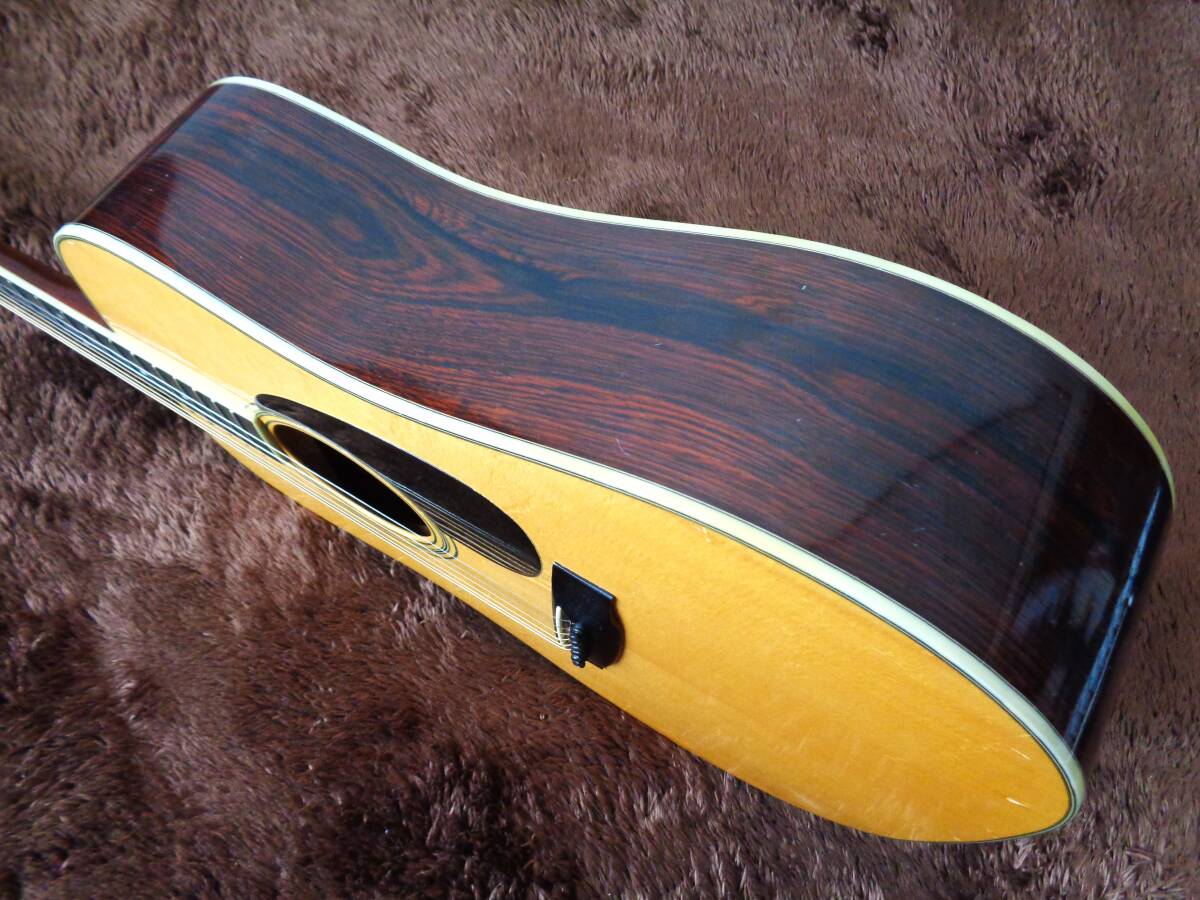 S.Yairi YD-304　... цвет ...3P модель  　 сделано в Японии S... 1977 год выпуска 　 акустическая гитара 　 жесткий   чехол  прилагается 