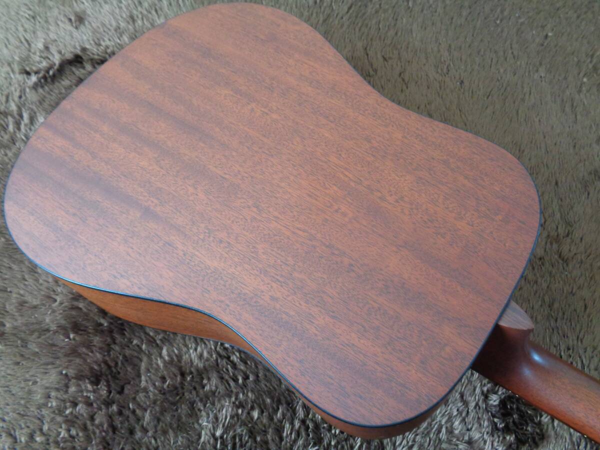 Martin DM　Made in USA　2002年製　程度良好　純正ハードケース付　アコースティックギター_画像3