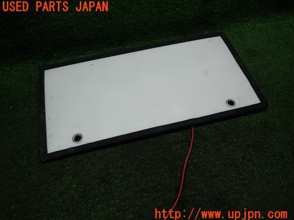 3UPJ=12800014]レクサスLS600hL(UVF46)40系 前期 字光式ナンバープレート ベースフレーム 照明器具 フロント 中古_画像3