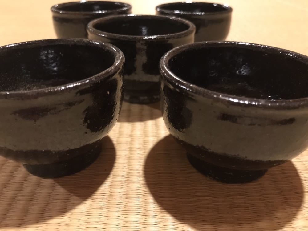 小さめ湯呑み茶碗5客セット☆お猪口にも♪韓国の黒い陶器_画像3