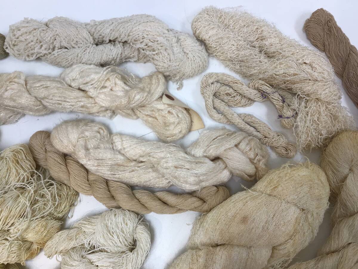 3752■ 絹糸 大量おまとめ シルク SILK 織り糸 織物 着物 着尺 色 未使用 長期保管品の画像3