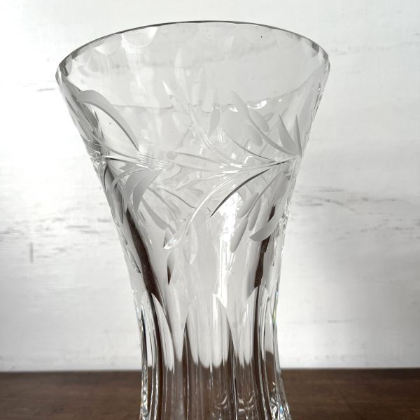fc60562 ロイヤルブライアリー 花瓶 英国王室御用達 ROYAL BRIERLEY 花器 ハンドカット フラワーベース 草花 クリスタルガラス 高さ約20cm_画像6