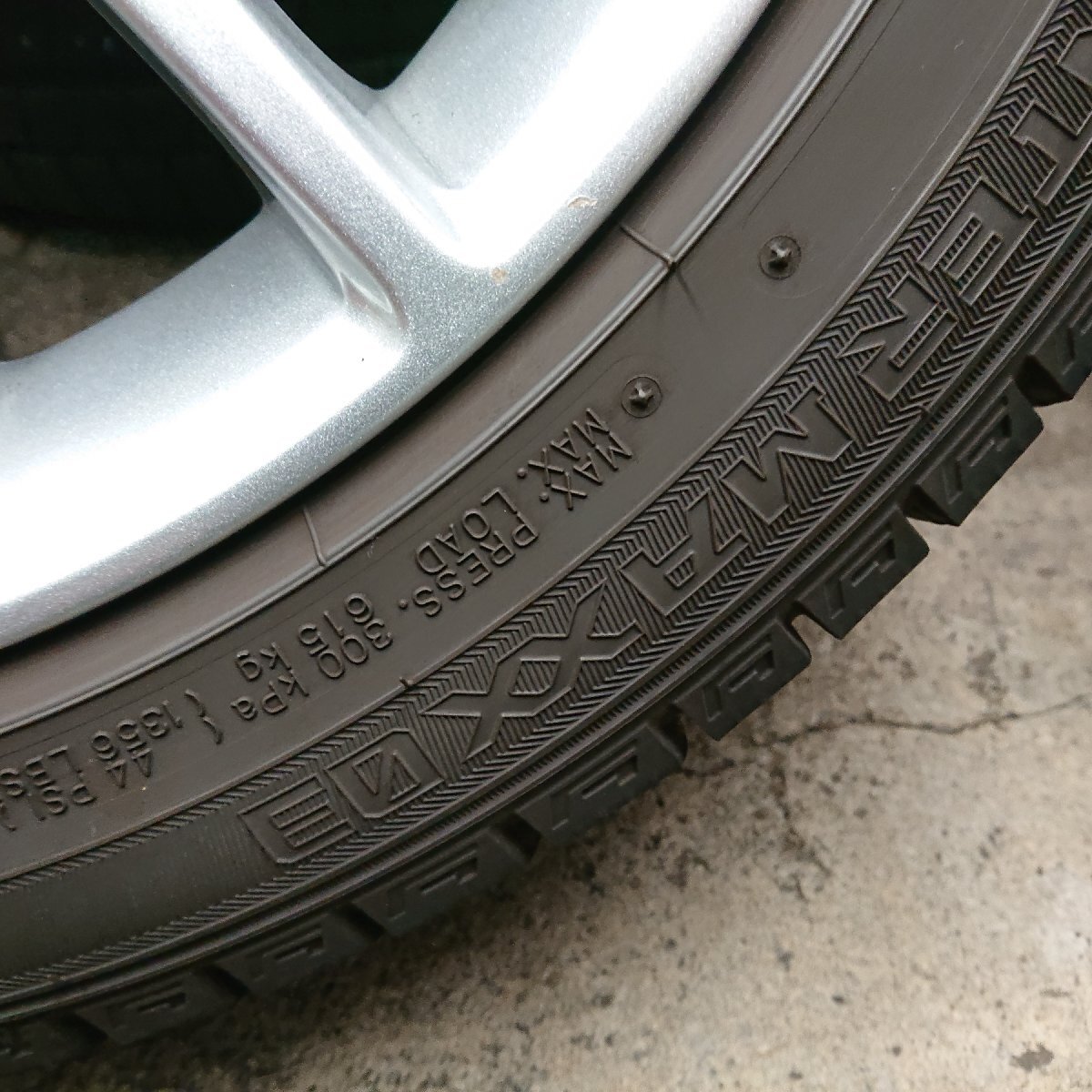 ★中古品★2022年製 ダンロップ 225/45R17 WINTER MAXX03 WM03 スタッドレス DUNLOP　17×7.5J+53　112-5H　4本【他商品と同梱歓迎】_画像9