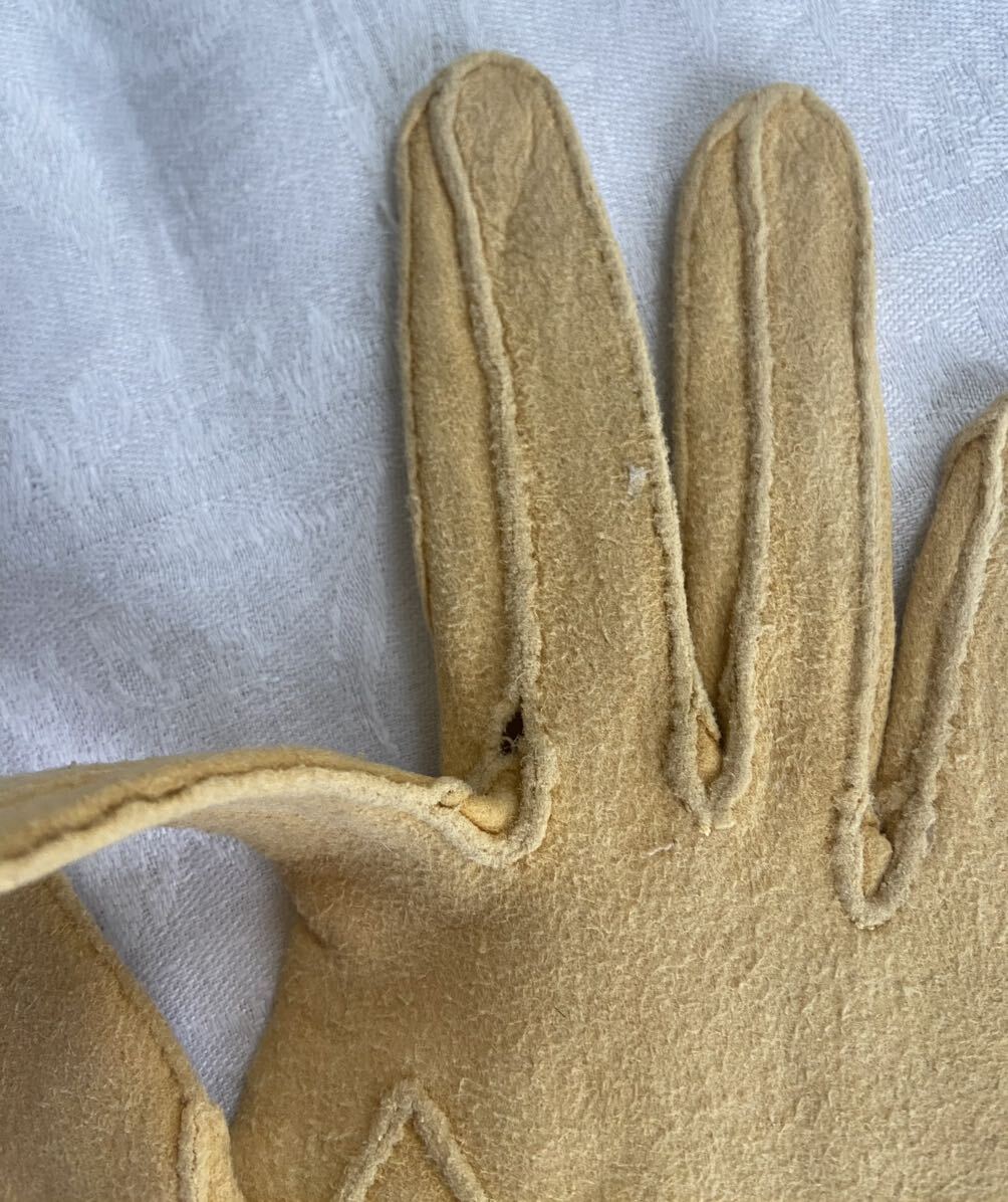 英国アンティーク ヴィクトリア朝の手袋 グローブ スエード ヴィンテージ マザーオブパールボタンシミ汚れブロカント蚤の市古道具レトロ_画像9