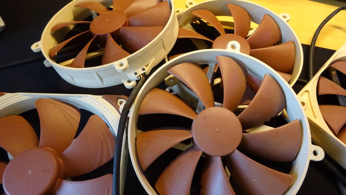 Noctua ファン8枚セット 12cm×２、14cmラウンドファン×３、14cm×2、8cm×１_画像3